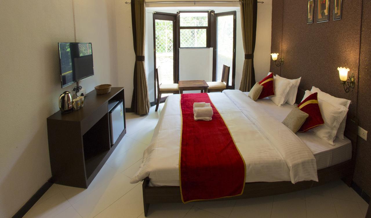 Velvet County Resort & Spa 로나발라 외부 사진