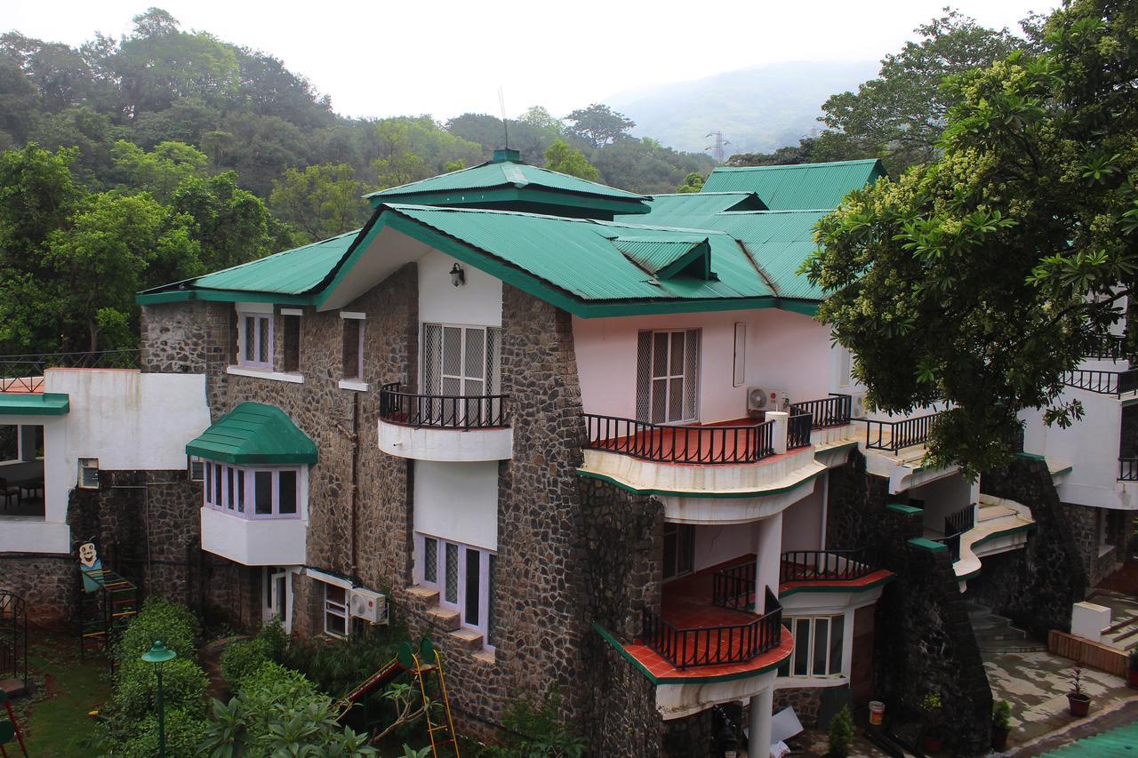 Velvet County Resort & Spa 로나발라 외부 사진